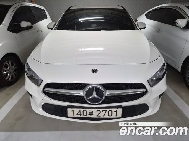 Mercedes-Benz A-Class (W177) A220 Hatchback 2023 — фото 3