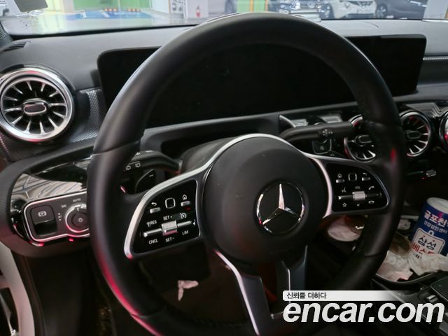 Mercedes-Benz A-Class (W177) A220 Hatchback 2023 — фото 6