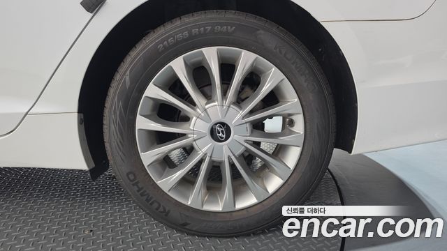 Hyundai Sonata (LF) 2.0 Care+ 2017 — фото 21