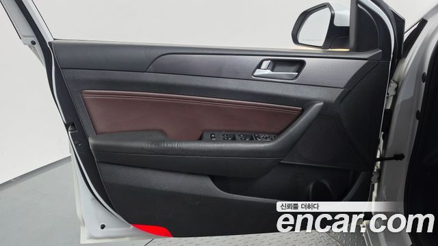 Hyundai Sonata (LF) 2.0 Care+ 2017 — фото 24