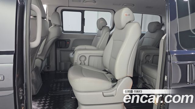 Hyundai Grand Starex Wagon 11-Seater Modern 2020 — фото 12