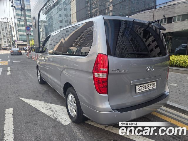Hyundai Grand Starex 3-Seater LPi VAN CVX Premium 2018 — фото 2