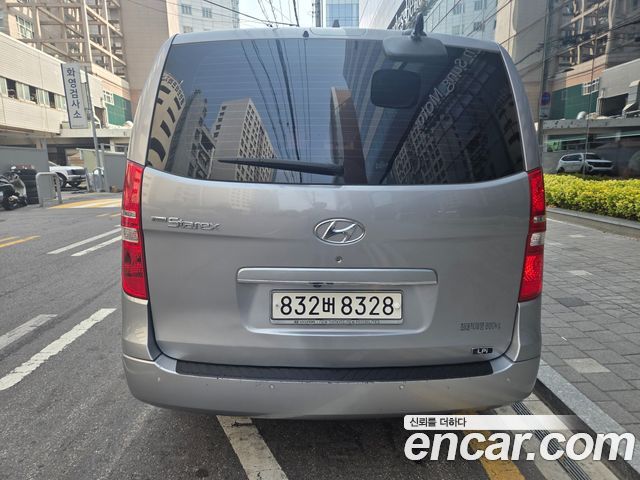 Hyundai Grand Starex 3-Seater LPi VAN CVX Premium 2018 — фото 4