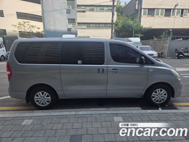 Hyundai Grand Starex 3-Seater LPi VAN CVX Premium 2018 — фото 17