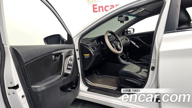 Hyundai Avante 1.6 GDi Smart Standard 2014 — фото 10
