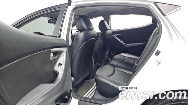 Hyundai Avante 1.6 GDi Smart Standard 2014 — фото 12
