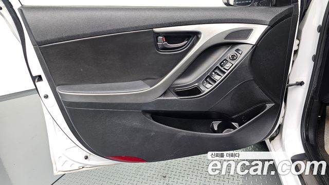 Hyundai Avante 1.6 GDi Smart Standard 2014 — фото 24