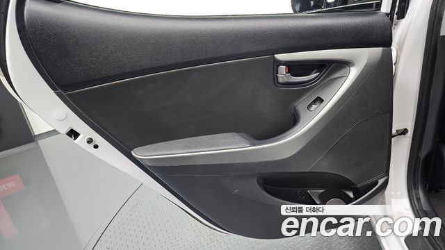 Hyundai Avante 1.6 GDi Smart Standard 2014 — фото 25