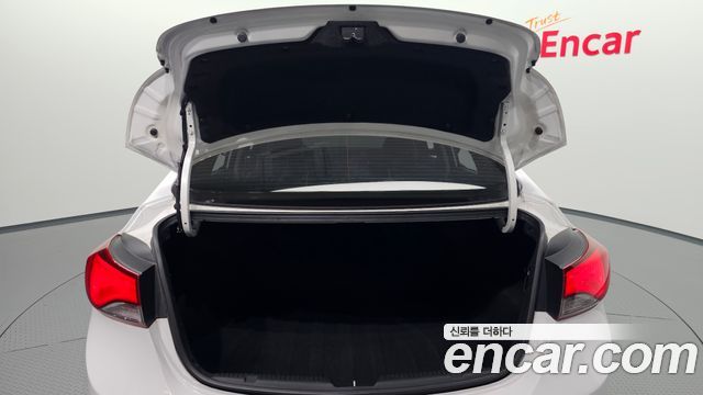 Hyundai Avante 1.6 GDi Smart Standard 2014 — фото 29