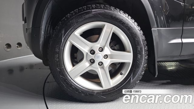 Land Rover Defender (L663) 110 D250 SE 2023 — фото 5