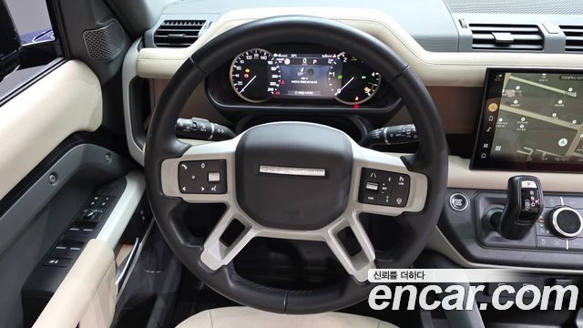 Land Rover Defender (L663) 110 D250 SE 2023 — фото 13