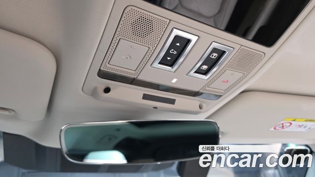 Land Rover Defender (L663) 110 D250 SE 2023 — фото 17