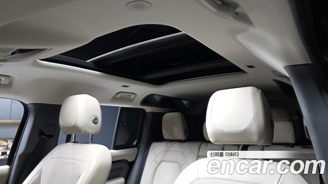 Land Rover Defender (L663) 110 D250 SE 2023 — фото 18