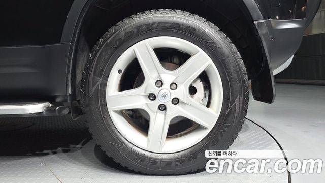 Land Rover Defender (L663) 110 D250 SE 2023 — фото 21
