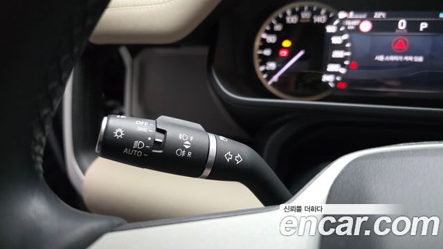 Land Rover Defender (L663) 110 D250 SE 2023 — фото 27