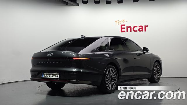 Hyundai Grandeur Hybrid (GN7) Calligraphy 2023 — фото 2