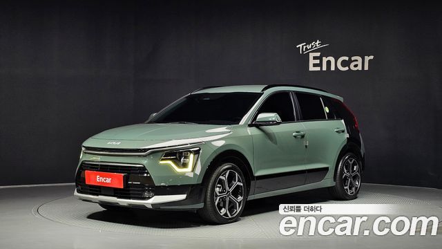 Kia Niro Signature 2022 — фото 1