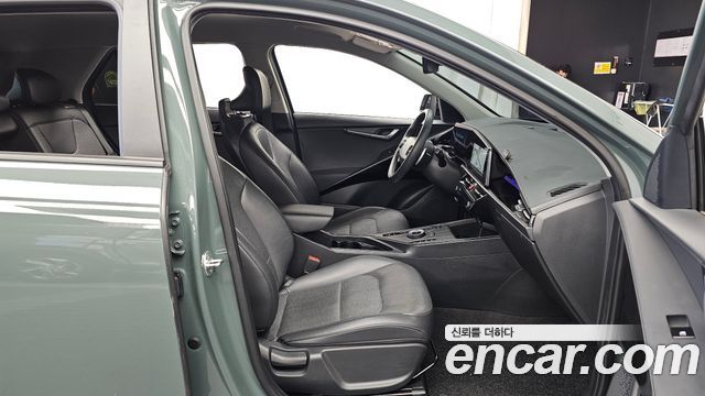 Kia Niro Signature 2022 — фото 11
