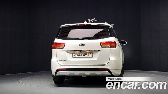 Kia Carnival 9-seater Prestige 2017 — фото 4