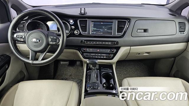 Kia Carnival 9-seater Prestige 2017 — фото 7