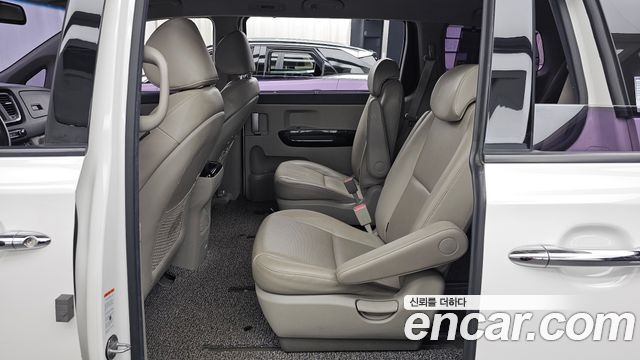 Kia Carnival 9-seater Prestige 2017 — фото 26
