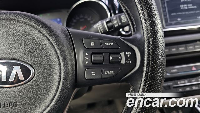 Kia Carnival 9-seater Prestige 2017 — фото 28