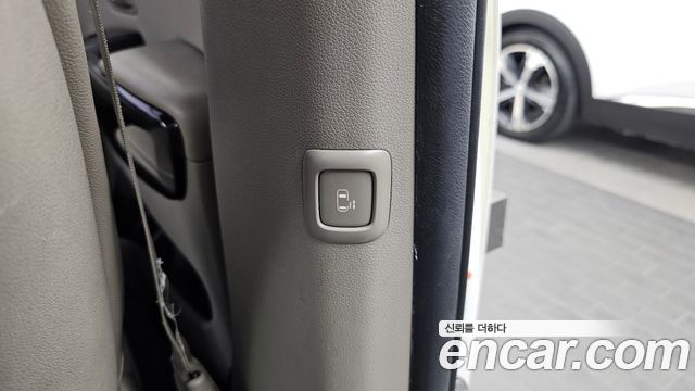 Kia Carnival 9-seater Prestige 2017 — фото 31