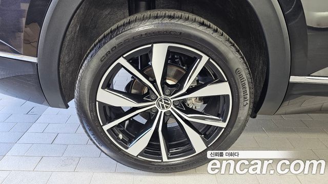 Volkswagen Atlas 2.0 TSI R-LINE 7-Seater 2025 — фото 5
