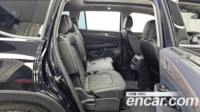 Volkswagen Atlas 2.0 TSI R-LINE 7-Seater 2025 — фото 12