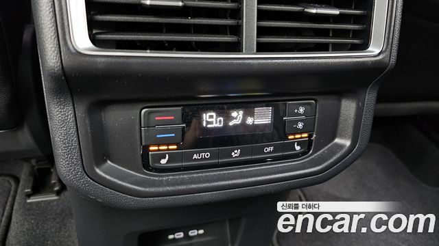 Volkswagen Atlas 2.0 TSI R-LINE 7-Seater 2025 — фото 19