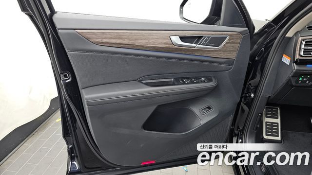 Volkswagen Atlas 2.0 TSI R-LINE 7-Seater 2025 — фото 24