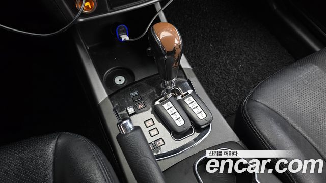 KG Mobility (SsangYong) Korando C 2.0 CVT 2WD Deluxe 2015 — фото 9