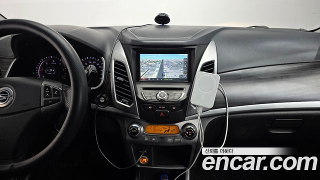 KG Mobility (SsangYong) Korando C 2.0 CVT 2WD Deluxe 2015 — фото 15