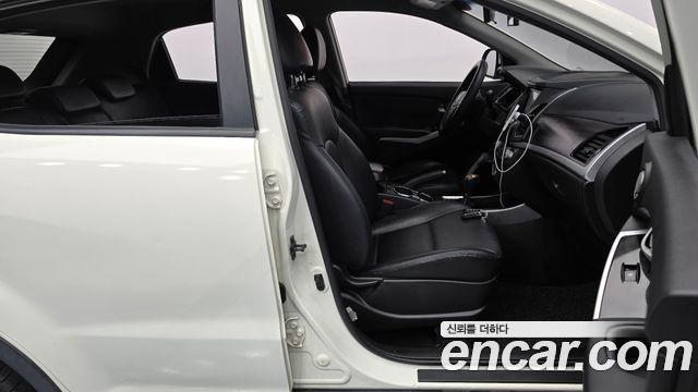 KG Mobility (SsangYong) Korando C 2.0 CVT 2WD Deluxe 2015 — фото 26
