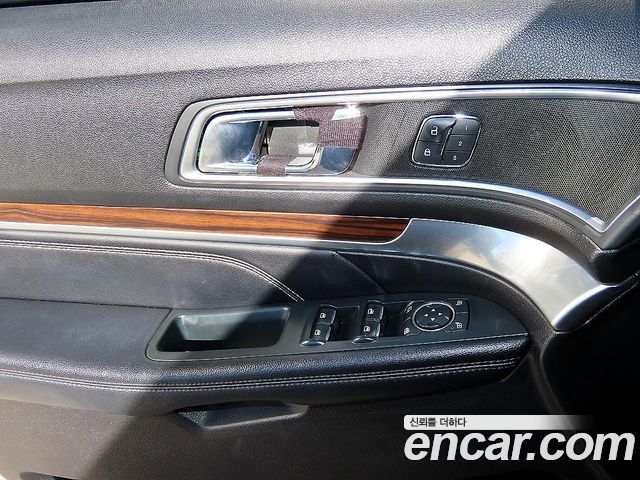 Ford Explorer 2.3 Limited 4WD 5th 2018 — фото 16
