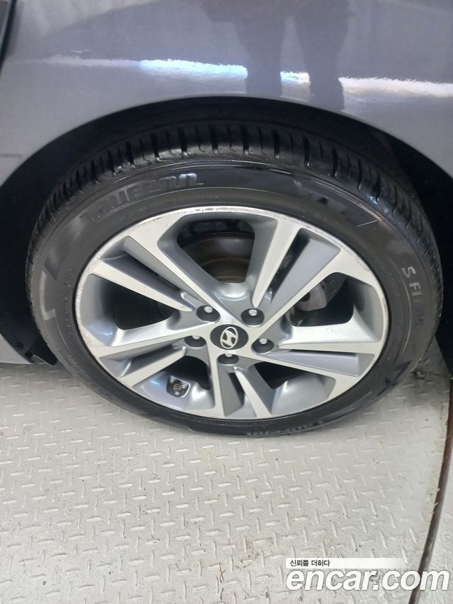 Hyundai Avante (AD) 1.6 GDI Value Plus 2017 — фото 17