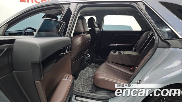 Hyundai Grandeur (GN7) 2,5 Gasoline 2WD Exclusive 2023 — фото 11