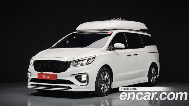 Kia Carnival 9-seater Hi-Limousine Noblesse