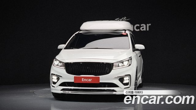 Kia Carnival 9-seater Hi-Limousine Noblesse 2016 — фото 3