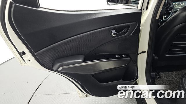 KG Mobility (SsangYong) Tivoli Air 1.5 A3 2WD 2021 — фото 25