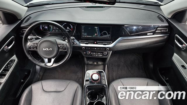 Kia Niro Plus Air 2023 — фото 7