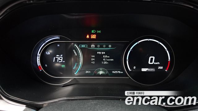 Kia Niro Plus Air 2023 — фото 8