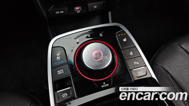 Kia Niro Plus Air 2023 — фото 9