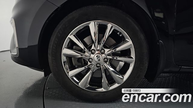 Kia Carnival 9-Seater Prstige 2020 — фото 5