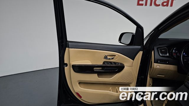 Kia Carnival 9-Seater Prstige 2020 — фото 24
