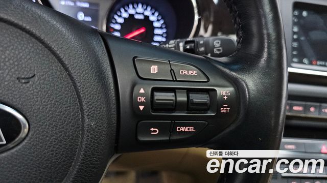 Kia Carnival 9-Seater Prstige 2020 — фото 29