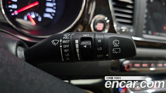 Kia Carnival 9-Seater Prstige 2020 — фото 30