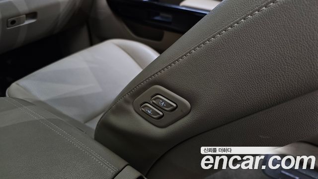 Kia Carnival 9-Seater Prstige 2020 — фото 31