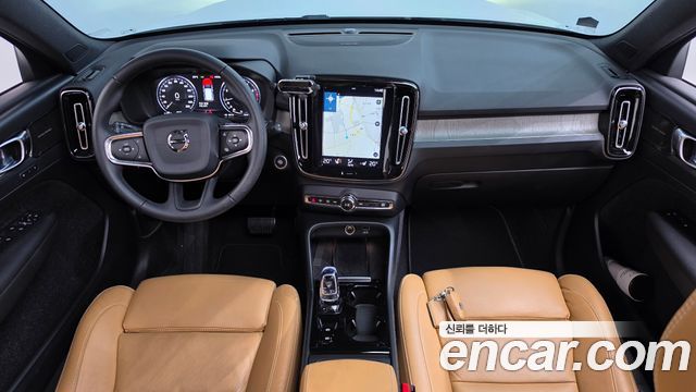Volvo XC40 T4 R-Design 2019 — фото 7