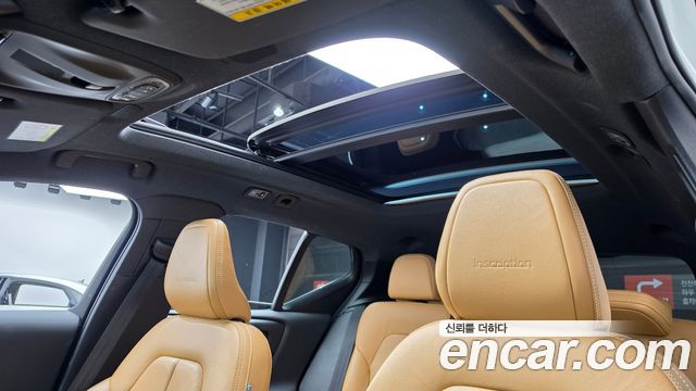 Volvo XC40 T4 R-Design 2019 — фото 19